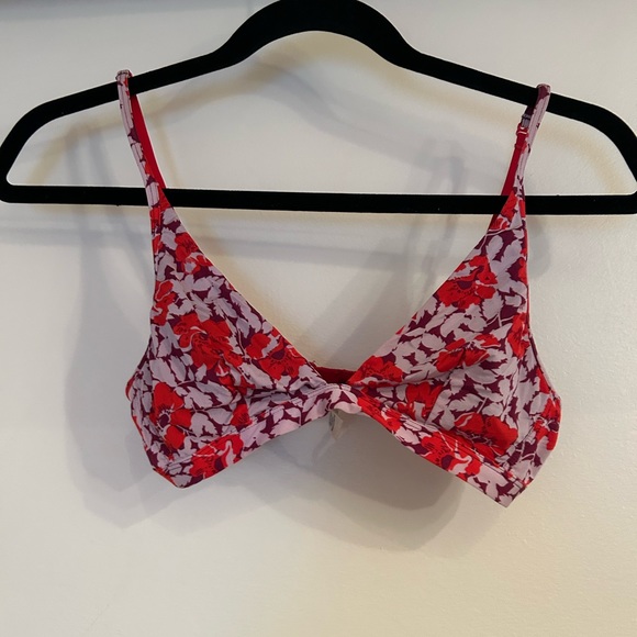 Various bathing suit tops and bottoms from VS, Aerie, Calvin Klein, Body Glove - Picture 3 of 9